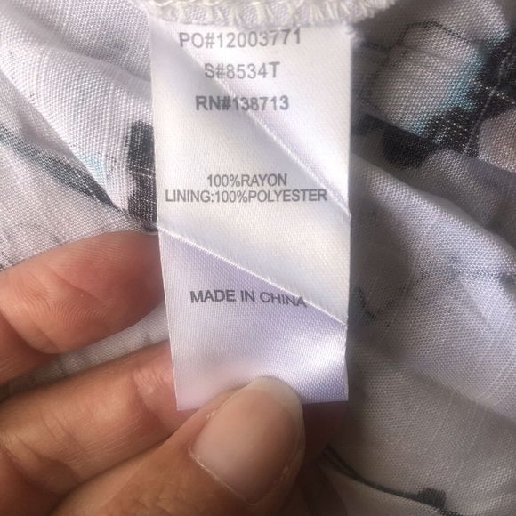 Doe & Rae Ruffled Patterned Tank Size Large - Picture 7 of 10